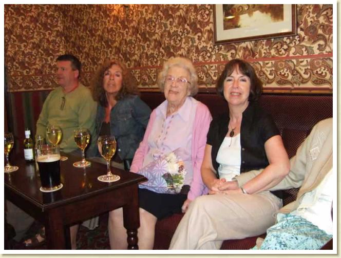 Derek Gillings,  Evelyn McNally (Gillings) with daughter's Maureen and Kathleen